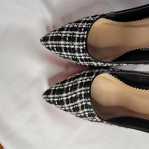 MADISON ASHLEE Heels; Black/Red; Size 9 - Picture 3 of 8